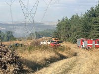 Авария на електропровод е причина за пожара край село Зорница