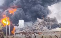 Пожар гори в склад за изолационни материали в Бяла, Варненско, има загинал