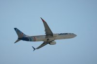 Инцидент в небето: Самолет с израелци на борда кацна аварийно, властите разследват терористичен акт