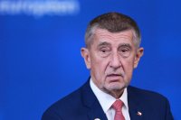Чешкият премиер Андрей Бабиш оцеля след вот на недоверие в парламента