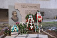 Откриха паметник на писателя Стоян Михайловски в Русе