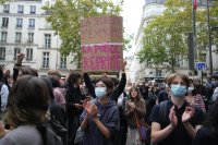 Взаимни обвинения на политиците във Франция заради ученическите протести
