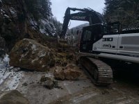 Голямото свлачище в Родопите: Какво се случва с участъка между Смолян и Пампорово?