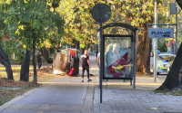На косъм от трагедия: Млад шофьор преобърна колата си до спирка в Пловдив