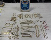 Близо килограм златни накити, укрити в елек, задържаха на "Капитан Андреево"