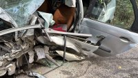 Автомобил и микробус се удариха челно в Русенско, двама пострадаха (СНИМКИ)