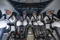 Успешна мисия: Капсулата на "Спейс Екс" се приводни в Тихия океан