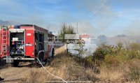 Големият пожар край Изворище продължава да се разраства
