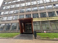 Трима души пострадаха при нападение с нож в университет във Варшава