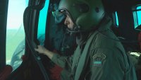 ЕКСКЛУЗИВНО: Само екип на БНТ засне акцията от борда на хеликоптер &bdquo;Кугър&ldquo;
