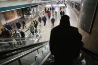 Мъж почина в болница, след като е открит в безпомощно състояние до метростанция &ldquo;Жолио Кюри&rdquo;