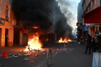 Франция обмисля локални вечерни часове след масовите протести и вълната от безредици