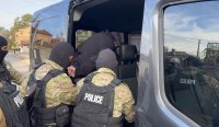 Разбиха нарколаборатория в частен дом в Бургас, има задържан