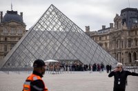 Протестна буря, следвана от политическа &ndash; кой печели от насилието и погрома във Франция?