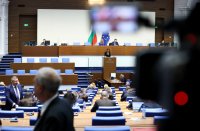 &bdquo;Демократична България&ldquo; събра необходимите подписи за свикване на извънредно заседание на парламента заради палежа на антените на &bdquo;Старлинк&ldquo;