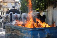 Нови протести и сблъсъци в Албания