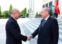 България и Турция ще засилят съвместните инициативи за гарантиране на свободното корабоплаване в Черно море