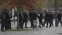 Недоволството в Париж: Мотивацията за протести преди битката за Елисейския дворец