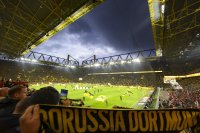 Борусия Дортмунд ще награждава феновете, които не използват телефоните си по време на мач