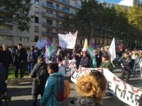 Без напрежение започна протестът в Париж