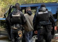 Задържаха 19 българи и сирийци за организиране и участие в канал за нелегален трафик