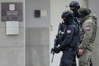 Нападение пред израелското посолство в Белград, извършителят е застрелян