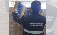 Митничари задържаха над 2,1 млн. заготовки за цигарени кутии и материали за производство на цигари край Монтана