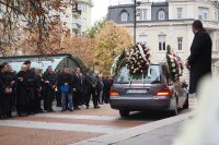 Близки и приятели се простиха със Слави Бинев