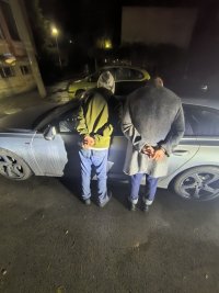 Задържаха двама за купуване на гласове в Долни Чифлик