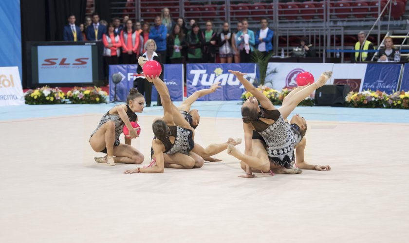 българският ансамбъл художествена гимнастика спечели сребърен медал финала три топки две въжета москва