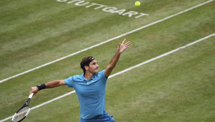 федерер стартира сезона трева трудна победа