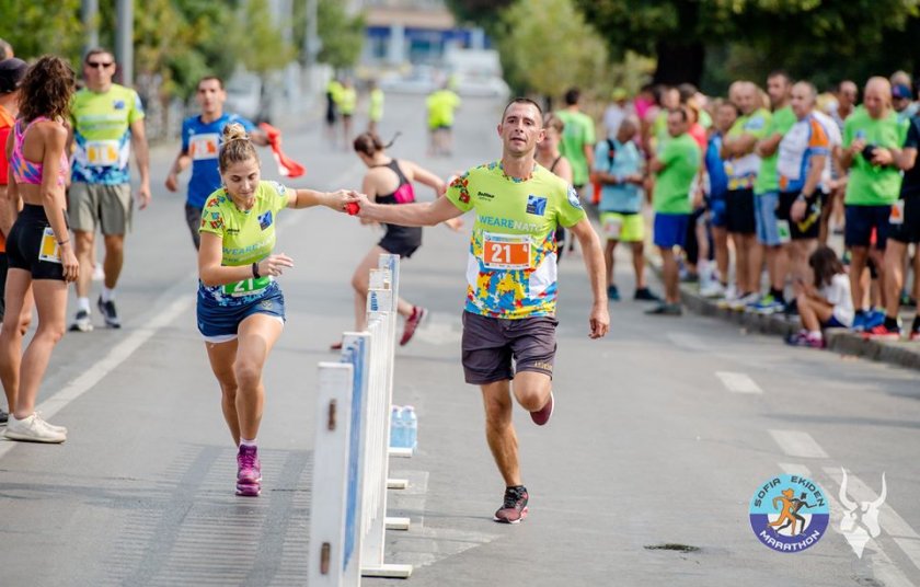 добрите бегачи стотици любители стартират щафетния маратон българия