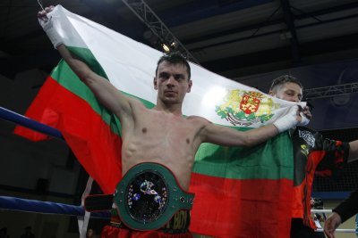Данаил Станоев спечели сребърния пояс на WBC (ВИДЕО)