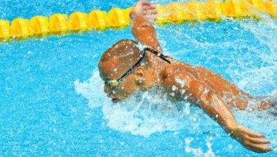 Антъни Иванов отпадна в сериите на 100 метра бътерфлай