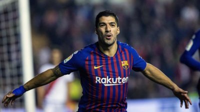 Пирло: Не е много вероятно Юве да привлече Суарес