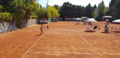 Аршинкова и Топалова са полуфиналистки на международния турнир по тенис във Варна
