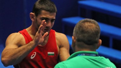 Айк Мнацаканян остана извън тройката на световната купа по борба в Белград