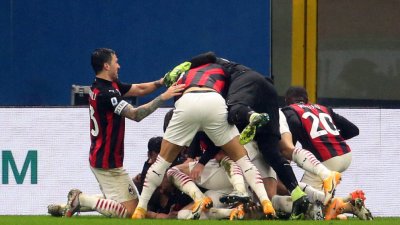 С гол в добавеното време Милан победи Лацио и ще посрещне Коледа на върха