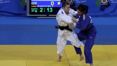 Ивелина Илиева допусна поражение на старта на Мастърс турнира в Доха
