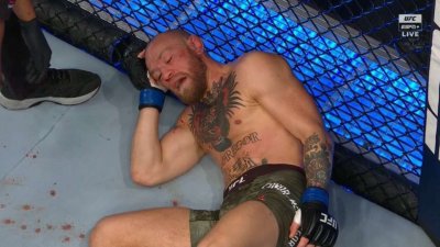 Конър МакГрегър бе нокаутиран при завръщането си в UFC