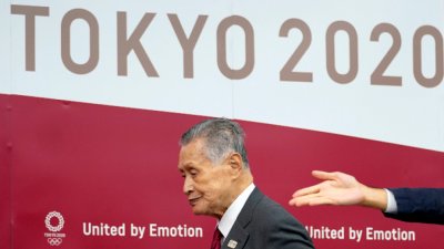 Йоширо Мори официално хвърли оставката си