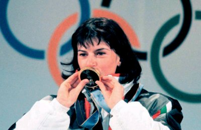 На този ден: Екатерина Дафовска става олимпийска шампионка по биатлон