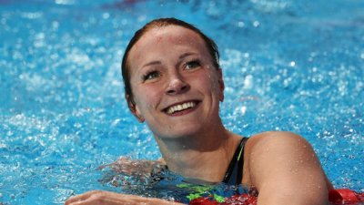 Олимпийска шампионка в плуването се завърна след контузия
