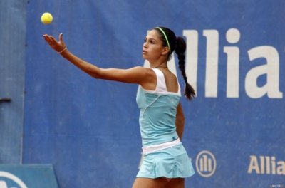 Шиникова постигна обрат и се класира за 1/4 финал в Мосва