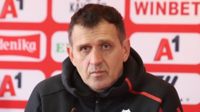 ЦСКА София се раздели официално с Акрапович и помощниците му
