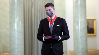 Левандовски получи най-високото държавно отличие в Полша