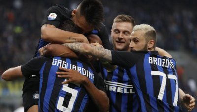 Интер разгроми Дженоа, за да постигне седми пореден успех