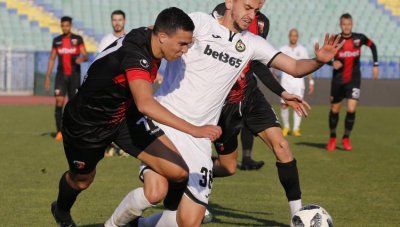 Славия и Локо Пловдив си поделиха точките