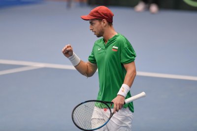 Нова двусетова победа прати Адриан Андреев на 1/4-финал в Анталия