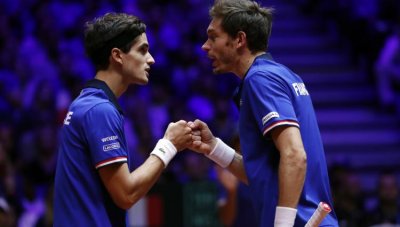 Франция спечели мача на двойки на Купа Дейвис и намали изоставането си